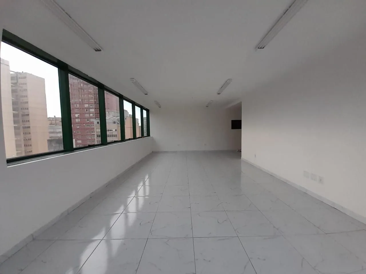 Imagem Sala comercial à venda em Porto Alegre, Centro Histórico, 42.23m2