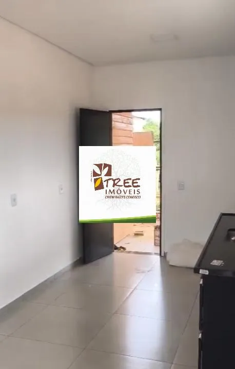 Imagem LOCAÇÃO DE CASA TÉRREA NO OURO FINO, EM SANTA ISABEL/SP, 122m² com 03 quartos, suíte, sala de estar, cozinha, quintal gramado e 04 vagas. CONSULTE-NOS