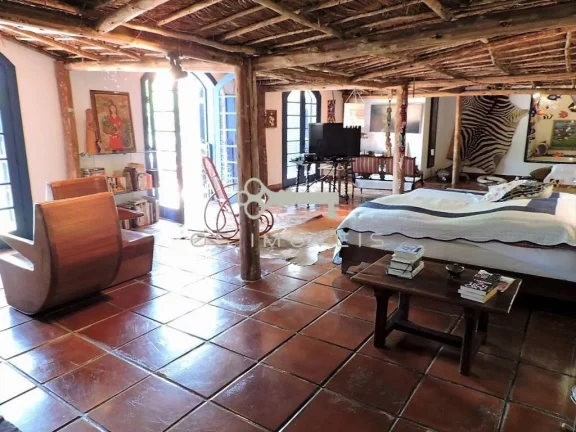 Imagem Apmpla Casa colonial no Cond. Granja Velha ! 5 dorms / 3 sts - Rua FECHADA!