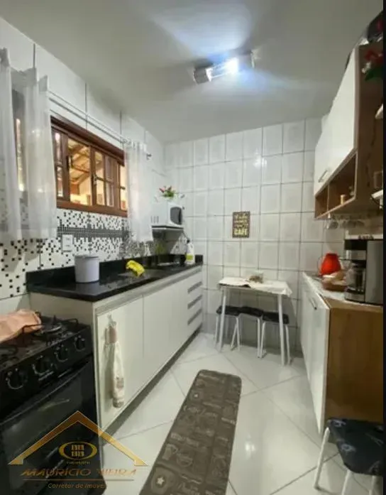Imagem Casa em Condomínio para Venda em Cabo Frio / RJ no bairro Parque Burle