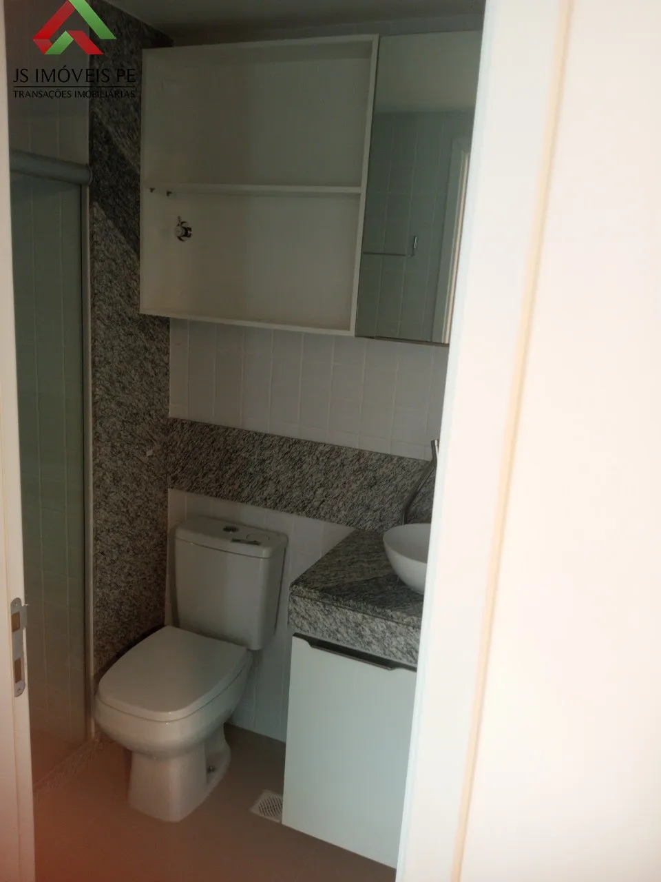Imagem Imperdível! Apartamento Mobiliado para locação em Piedade, Jaboatão dos Guararapes-PE: 1 quarto, 2 salas, 1 banheiro, 1 vaga de garagem.