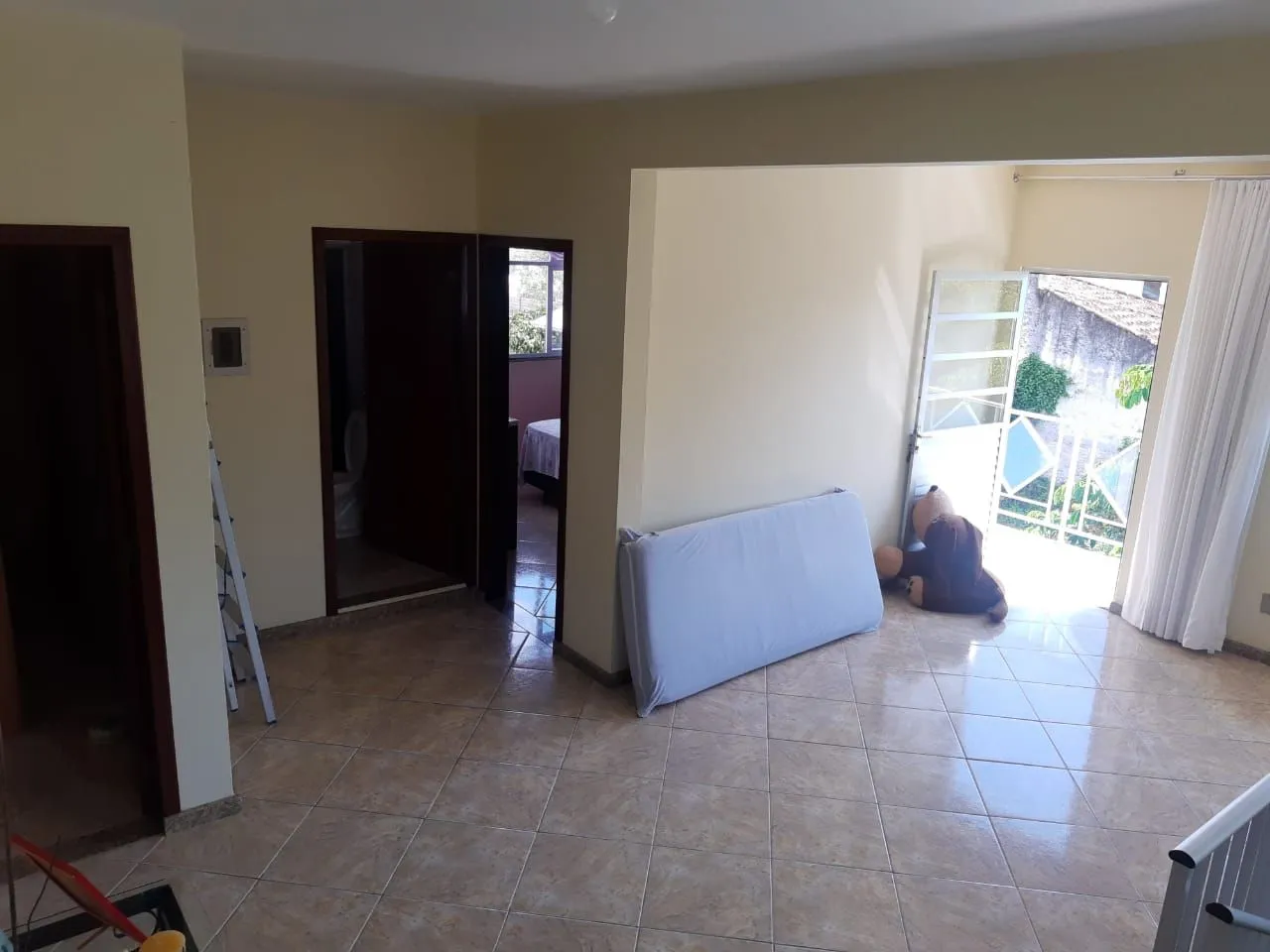 Imagem Grande Oportunidade - Casa Ampla e Recém Reformada em Localização Privilegiada