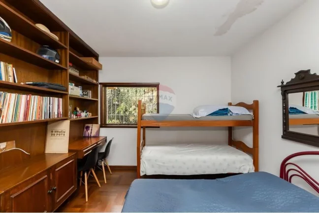 Imagem Casa Térrea bem localizada no jardim prudência com 3 Dormitórios sendo 1 Suíte, 3 Vagas Garagem.