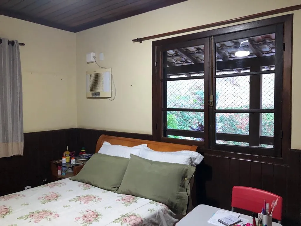Imagem Casa em Condomínio para Venda em Petrópolis / RJ no bairro Itaipava