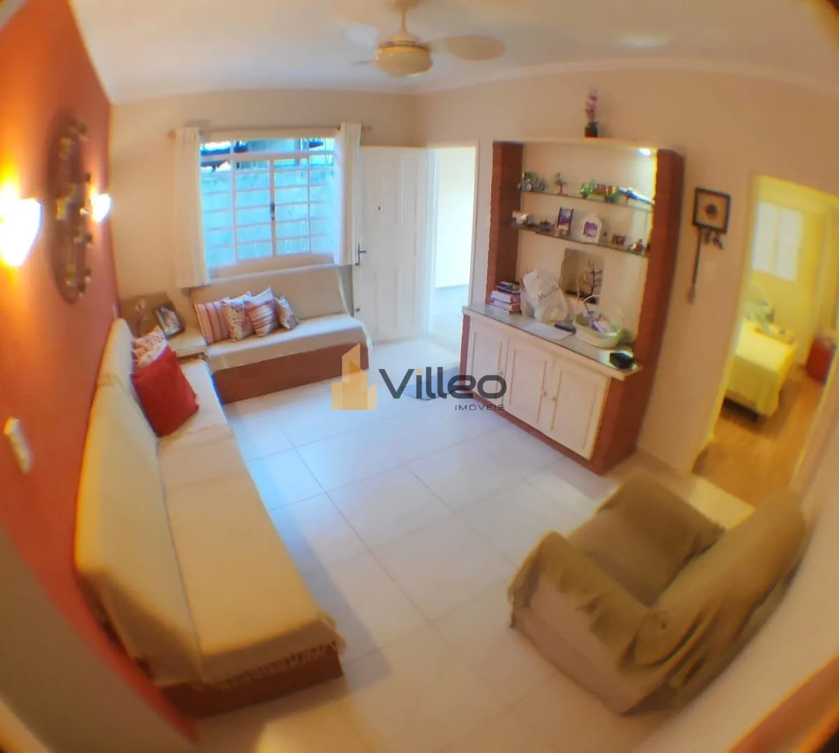Foto do imóvel Duas casas. Casa do piso superior: Em fino acabamento e inteira reformada. Sala, dois quartos sendo...
