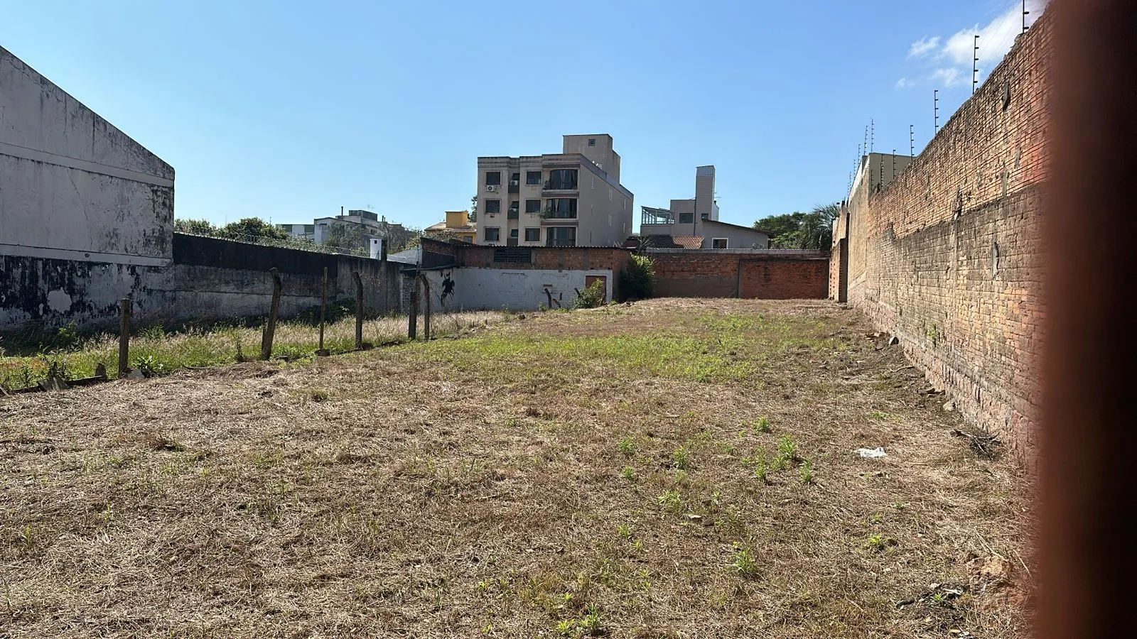 Imagem Terreno em Cristal