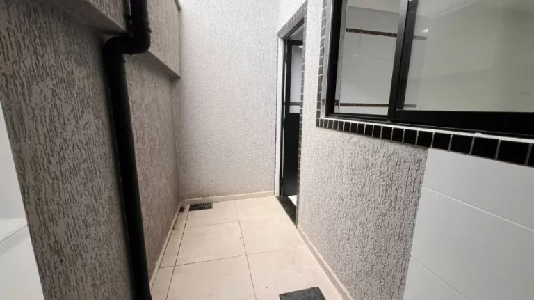 Imagem Sobrado à Venda com Área Gourmet e Piscina - Conforto e Lazer Completo!