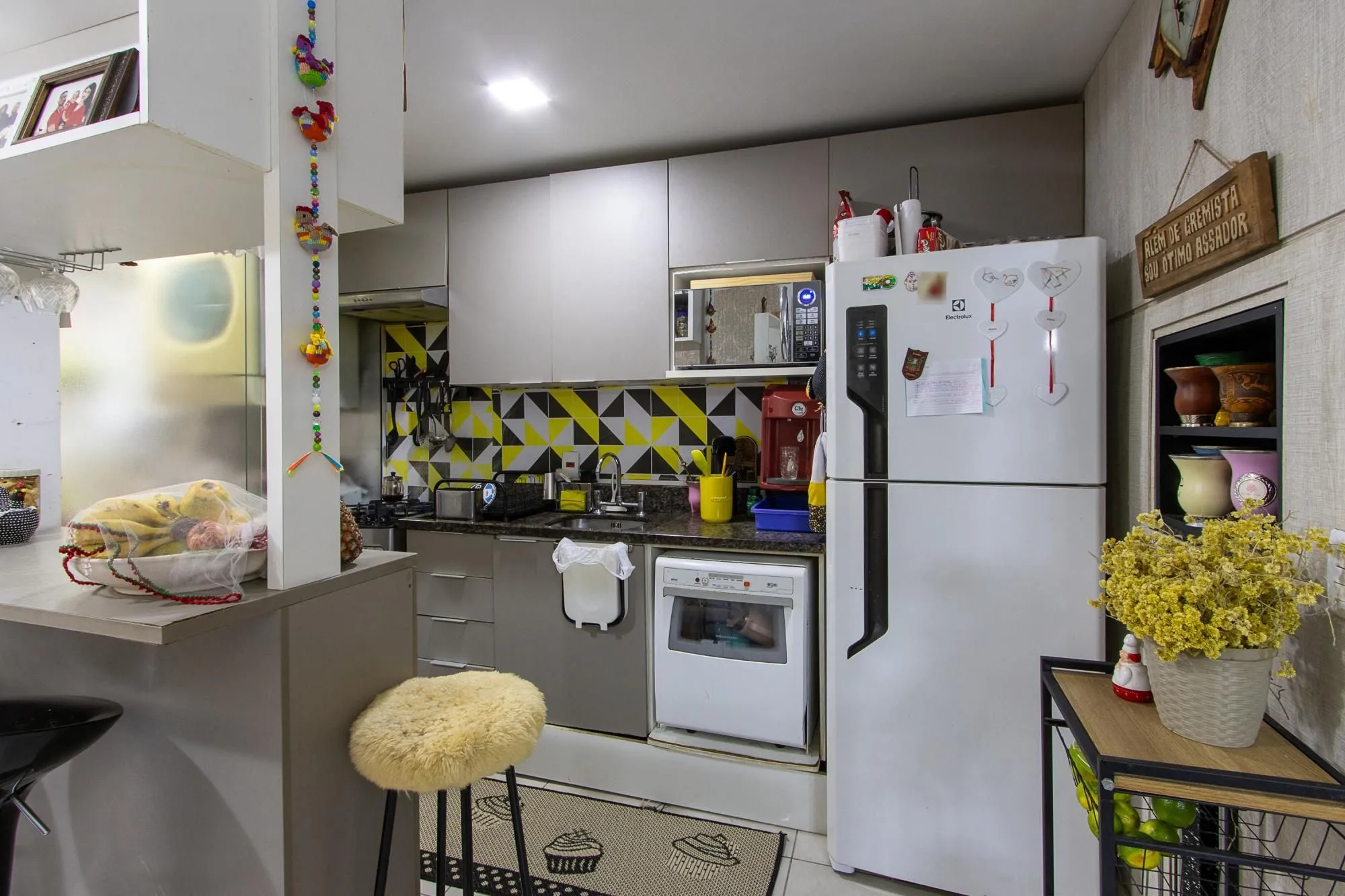 Imagem APARTAMENTO Á VENDA NO BAIRRO TERESÓPOLIS - 03 QUARTOS SENDO 01 SUITE - 01 VAGA