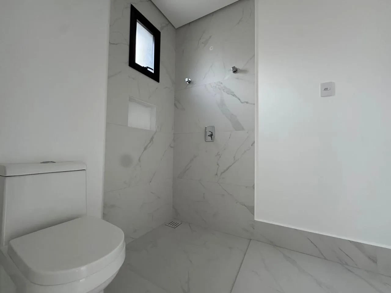 Imagem Apartamento com vista para o mar à venda com 210m2 por R$ 4.400.000,00