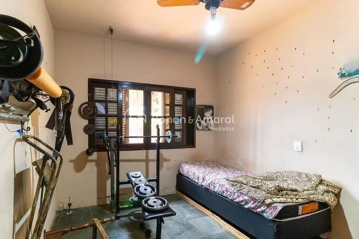 Imagem Casa para alugar com 214m², 4 quartos e 2 vagas