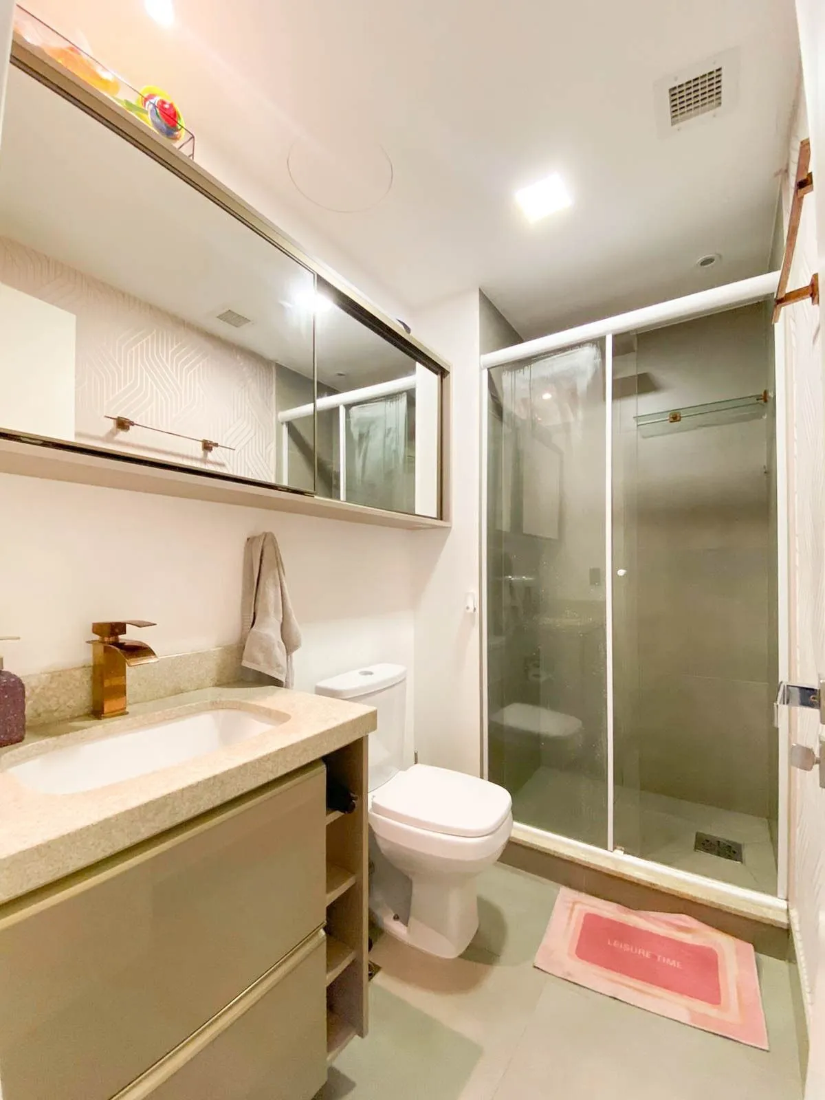 Imagem Apartamento semimobiliado, andar alto, com vista perene - Jardim Lindóia