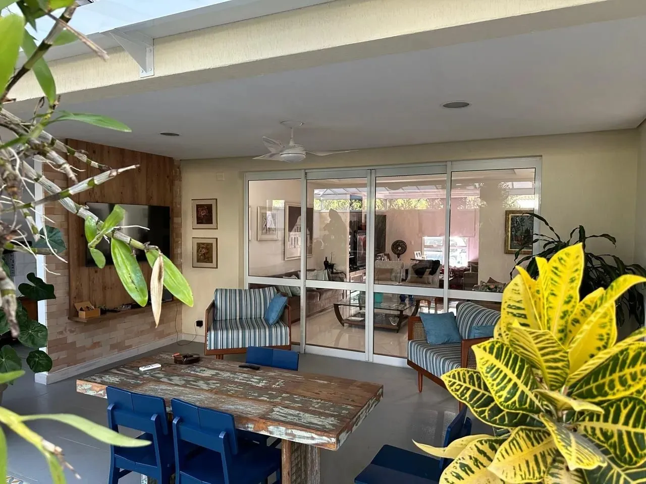 Imagem Casa de Alto Padrão no Condomínio em Tamboré ? 4 Suítes, Piscina e 4 Vagas em Santana de Parnaíba, SP