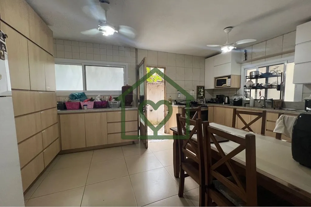 Imagem Descubra esta incrível oportunidade de adquirir sua nova casa em Porto Alegre, no charmoso bairro P...