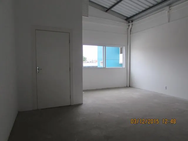 Imagem Sala comercial à venda em Porto Alegre, Azenha, 332.84m2