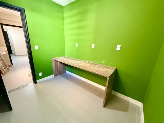 Imagem Excelente oportunidade no Cambuí! 
Apartamento com 100m² de área útil, totalmente reformado e pr...