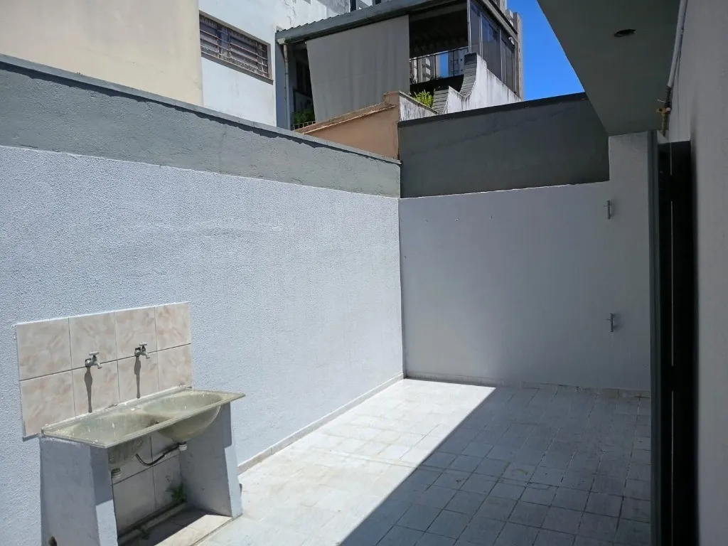 Imagem Imperdível Sobrado à Venda no Centro de Santo André-SP: 3 Quartos, 1 Suíte, 2 Banheiros, 2 Vagas, 214m²!