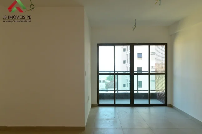 Imagem Apartamento à venda no Pina, Recife-PE: 3 quartos, 1 suíte, 2 salas, 3 banheiros, 1 vaga de garagem, 79m² de área.