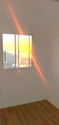 Imagem Apartamento com 31M², 2 dormitórios, 1 banheiro, cozinha conjugado com sala, varanda, área de ser...