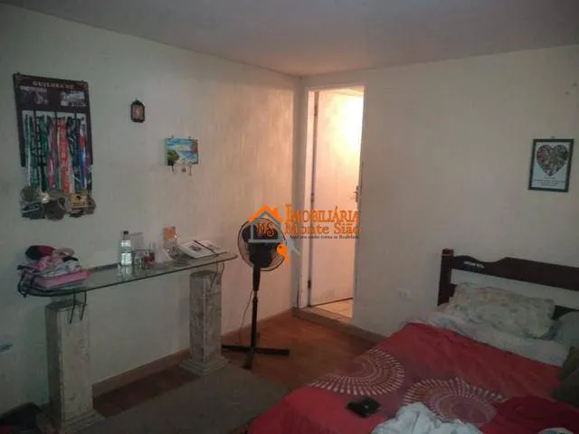 Imagem Casa com 6 dormitórios à venda por R$ 690.000,00 - Vila Barros - Guarulhos/SP