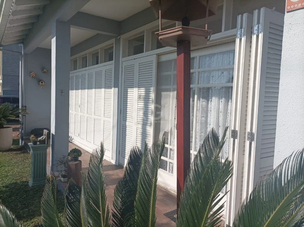 Imagem Casa para Venda 3 dormitórios 2 vagas - Capão Novo