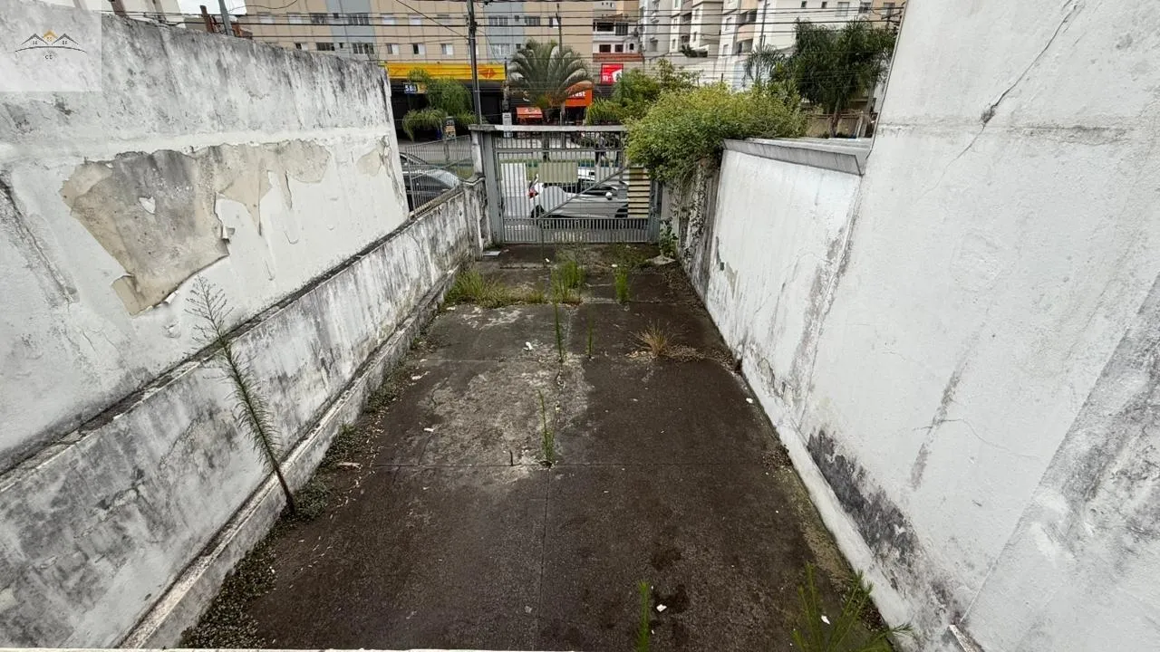 Imagem Terreno 150m² plano com casa antiga à venda na Av. Pres. Kennedy em São Caetano.