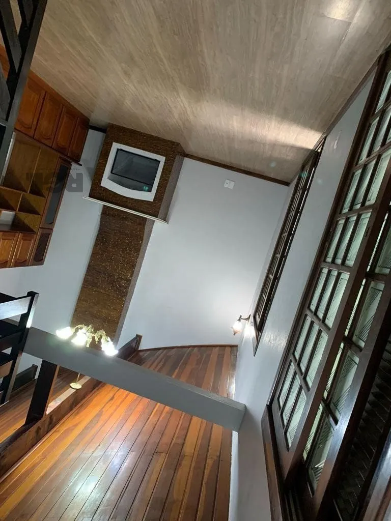 Imagem Casa sobrado com 03 dormitórios e garagem para 3 carros na cidade de Nova Petrópolis