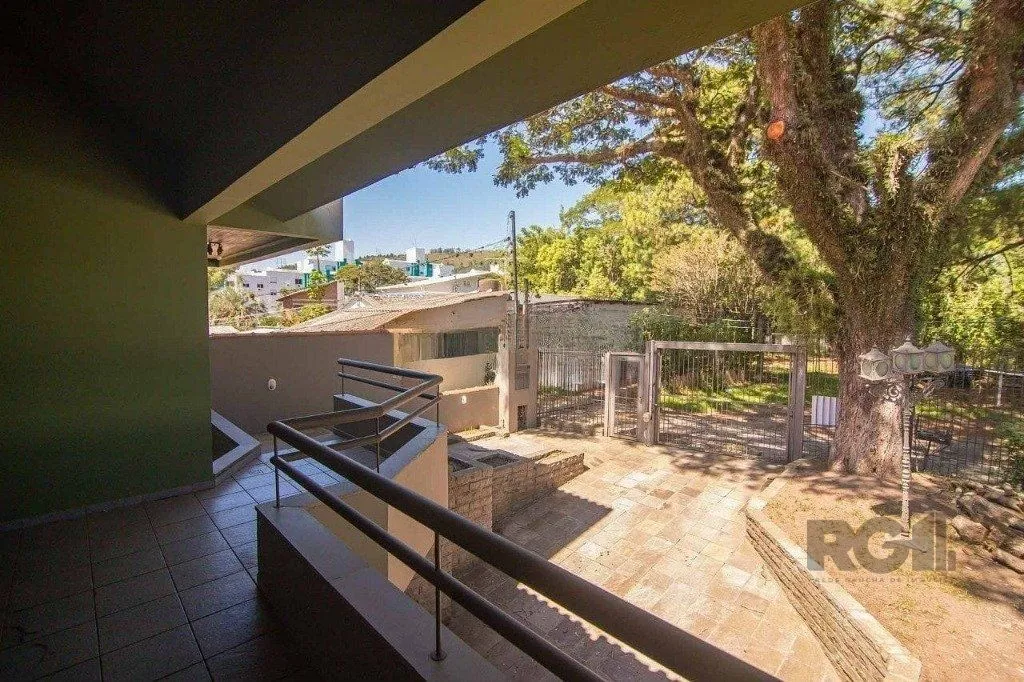 Imagem Casa para Venda - 443m², 3 dormitórios, 4 vagas - Alto Petrópolis