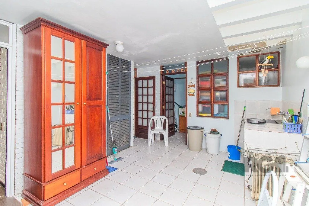 Imagem Casa para Venda - 400m², 3 dormitórios, sendo 1 suites, 4 vagas - Menino Deus