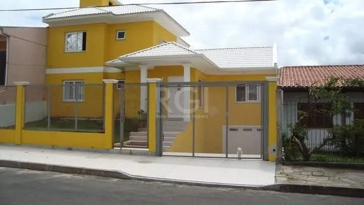 Imagem Casa para Venda - 250m², 3 dormitórios, sendo 1 suites, 2 vagas - Vila Nova, Porto Alegre