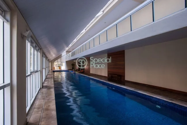 Imagem Lindo apartamento com 163m2 em rua muito procurada no Panamby. Condomínio com lazer completo destac...