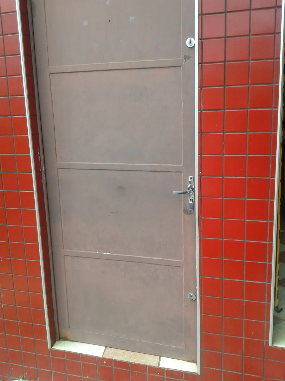 Imagem Sala Comercial para Locação no Centro de Sorocaba-SP: 1 Sala, 1 Banheiro, 12m² de Área