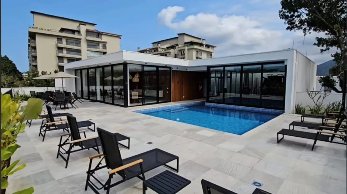 Foto do imóvel Casa em Condomínio com 2 Suítes Planejada e Mobiliada, com Lazer Completo e Localização Privilegiada no Itaguá