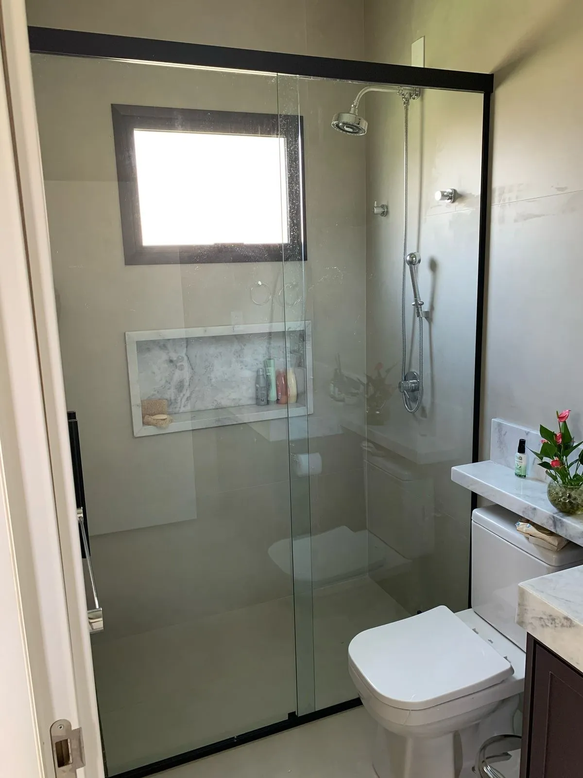 Imagem Casa em Condomínio de Luxo à Venda em Itupeva-SP, no Residencial Montes Claros: 6 quartos, 2 suítes, 5 banheiros, 2 vagas, 172 m².