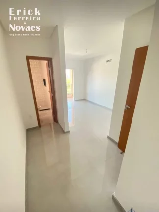 Imagem Casa a Venda na Praia do Morro-ES com 3 suítes sendo uma Suite master com Varanda, Sala de Estar e Jantar, quintal e Piscina e 2 vagas de garagem