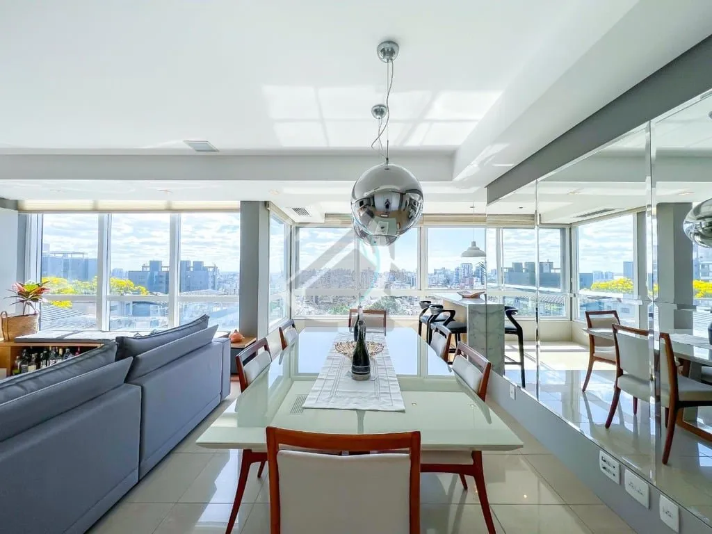 Imagem Apartamento semi mobiliado parte alta do bairro com vista! São 3 suítes todas com piso aquecidos (...