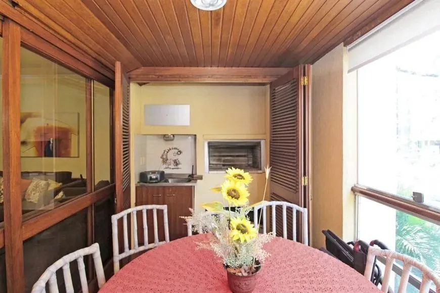 Imagem Apartamento com 159m², localizado no bairro Bela Vista em Porto Alegre/RS.