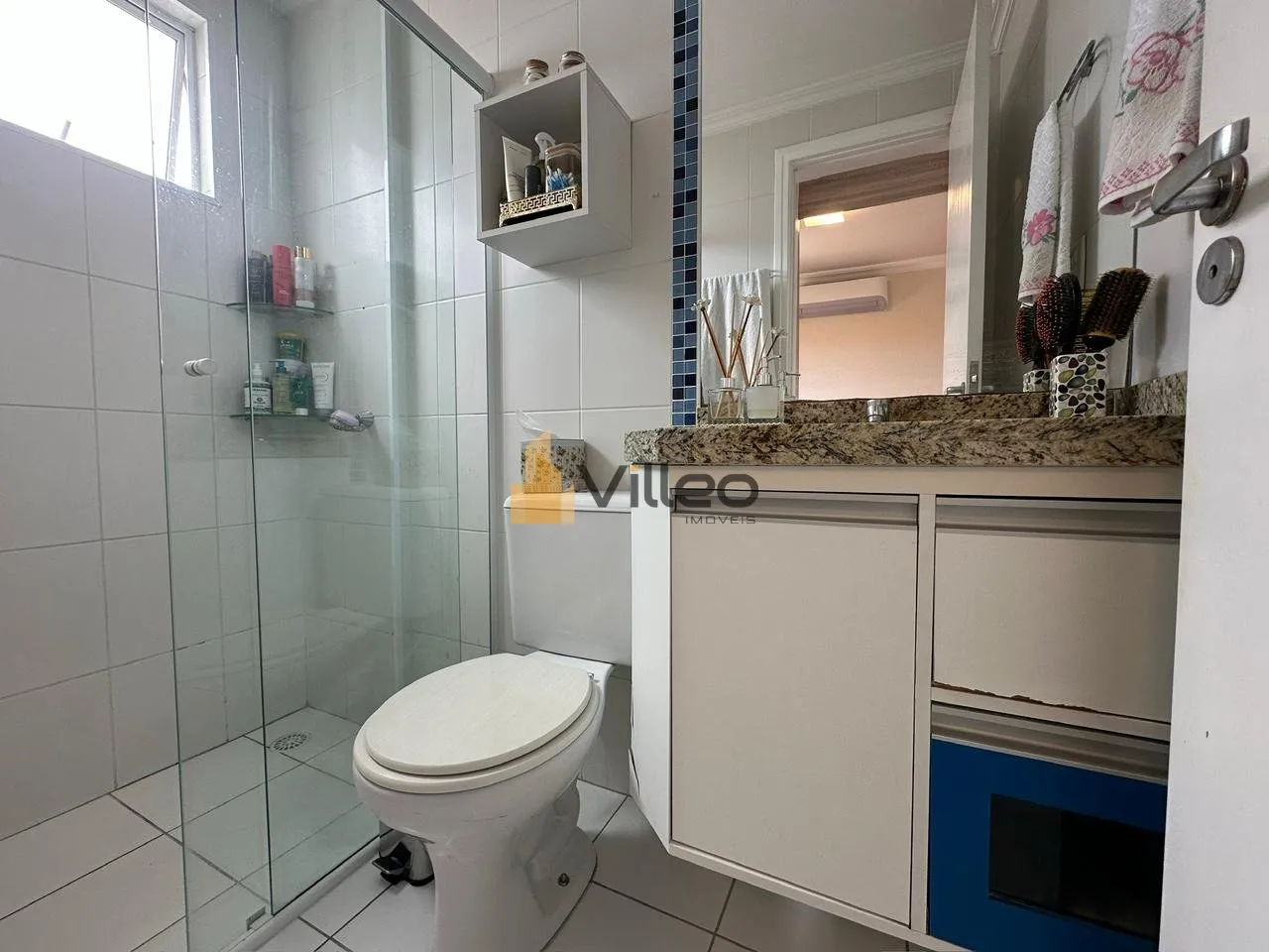 Imagem Descubra seu novo lar no Edifício Treviso! Este elegante apartamento, localizado no 5º andar e com...