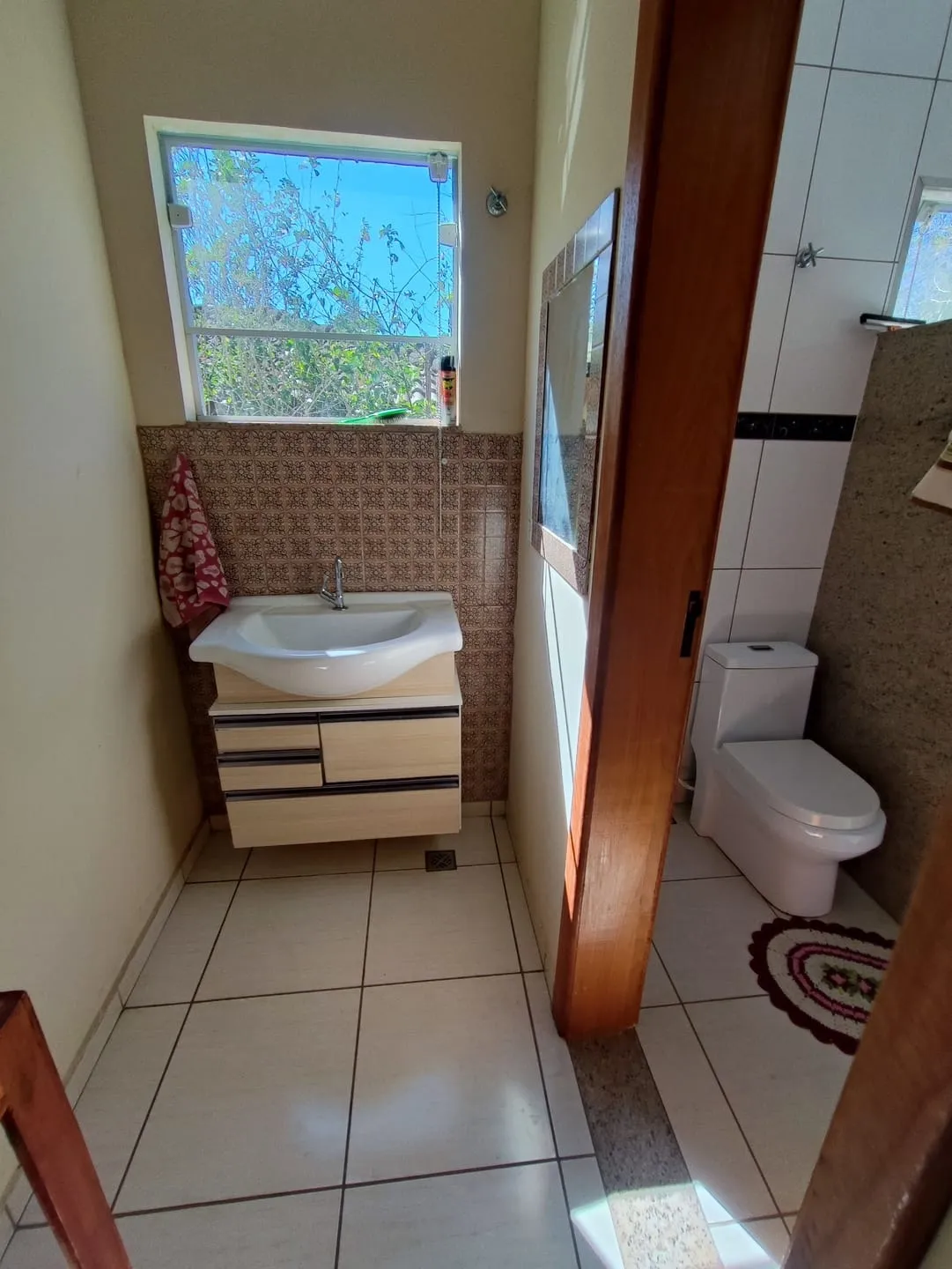 Imagem Casa à venda 3 Quartos, 1 Suite, 4 Vagas, 2105M², Parque Lago Azul, Pindamonhangaba - SP