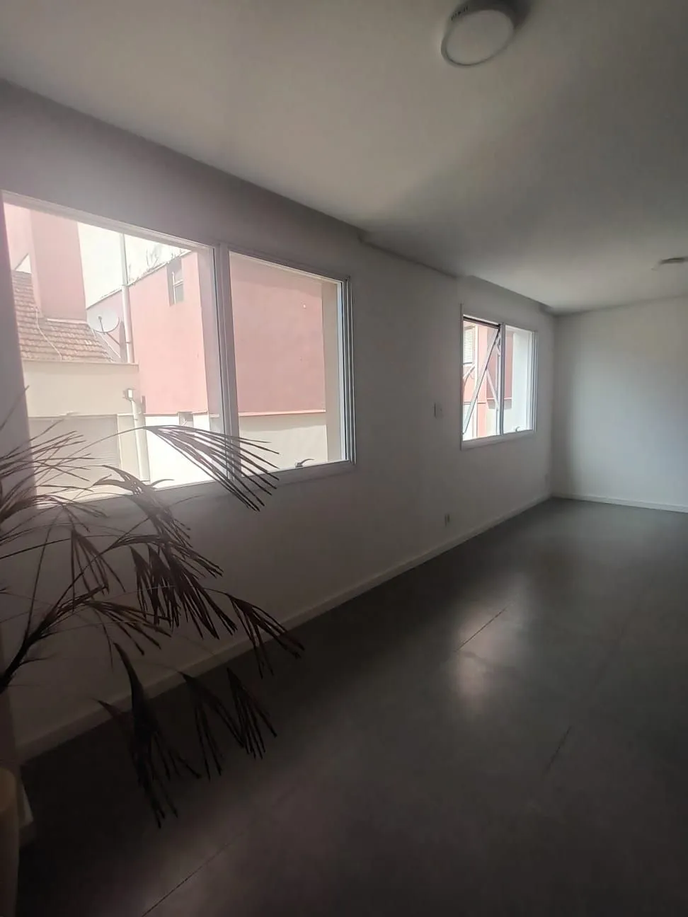 Imagem Studio, novo, desocupado, localizado no Bairro Cidade Baixa