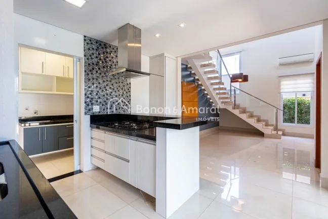 Imagem Casa à venda em um terreno de 360 m² com 250 m² de área construída, projetada para oferecer con...