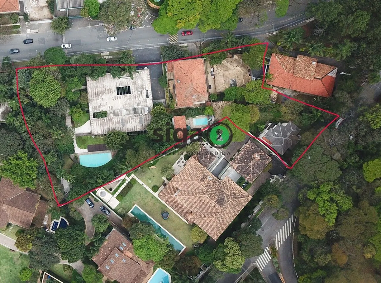 Imagem UMA CASA ICÔNICA NA CIDADE JARDIM | 976 m² | ARQUITETURA ATEMPORAL EM MEIO AO VERDE