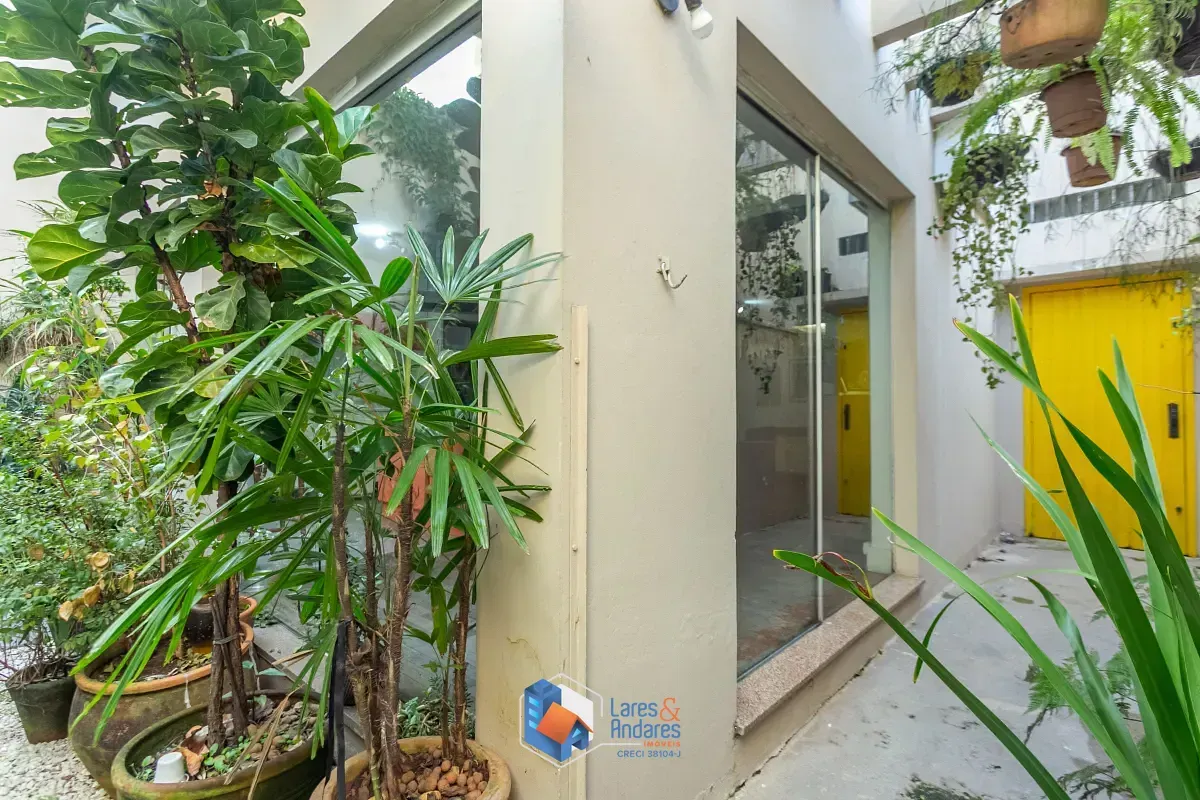 Imagem Sobrado para venda em Campo Belo com 3 quartos, sendo 1 suíte, 179m²