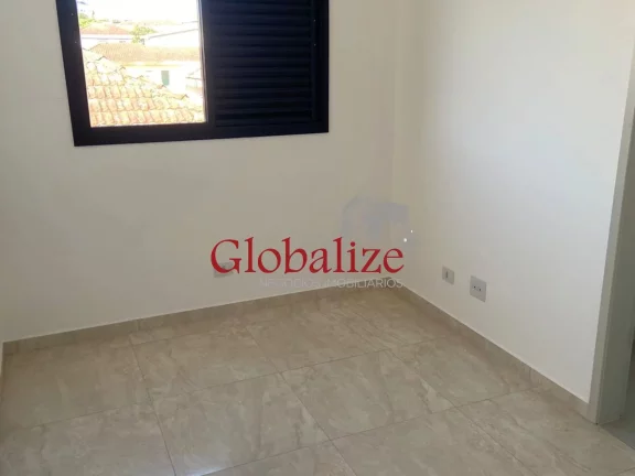 Imagem Sobrado triplex à venda com 94m², 2 suítes, piscina e vaga por R$588.905,00 em Santos