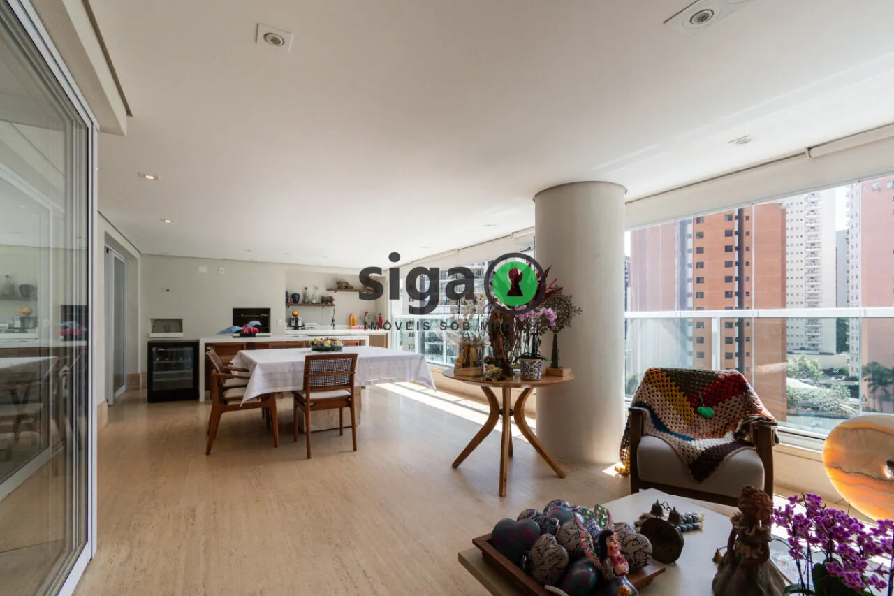 Imagem Apartamento alto padrão à venda em Moema 335 m² 4 suítes e 4 vagas