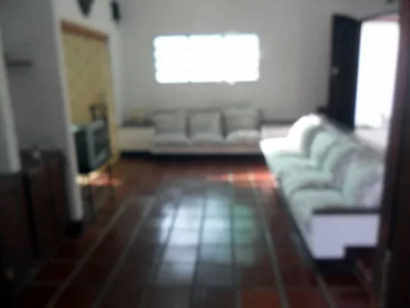 Imagem CASA LADO LINHA - 2 LOTES - PISCINA E CHURRASQUEIRA