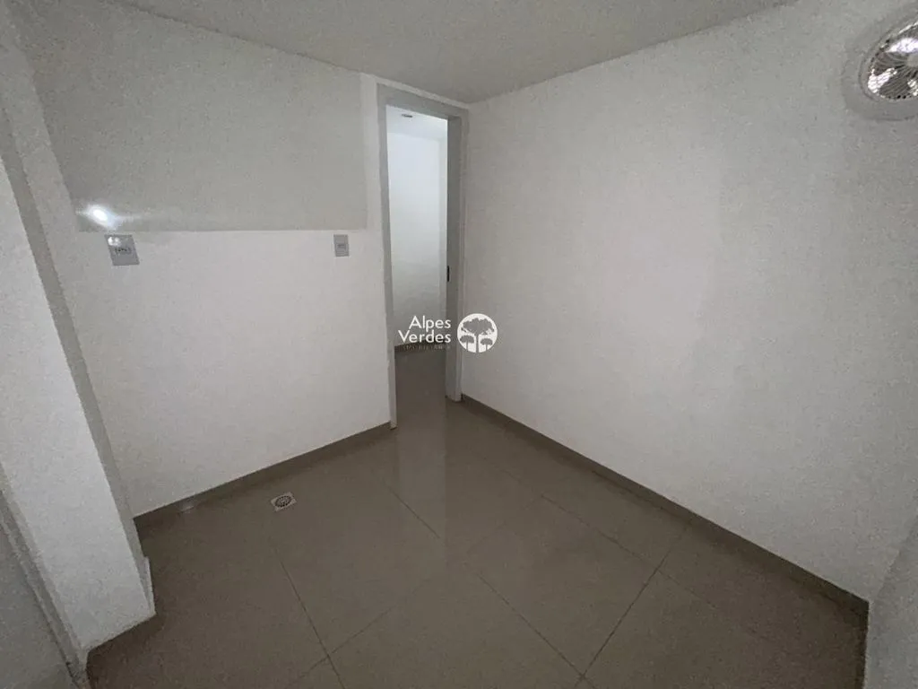 Imagem Vende-se sala comercial no Centro de Porto Alegre-72.18m2 - Valor R$240.000,00