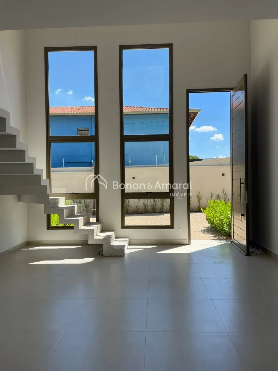 Foto do imóvel Casa em Condomínio Exclusivo no Parque das Universidades - Design Moderno e 3 Suítes ao lado da PUC em Rua Walter Schmidt, 68 - Parque Rural Fazenda Santa Cândida, Campinas - SP