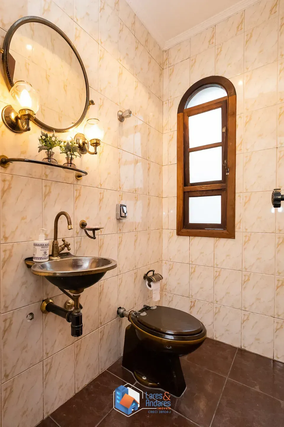 Imagem Sobrado para venda em Vila Palmeiras com 3 quartos, sendo 1 suíte, 164m²