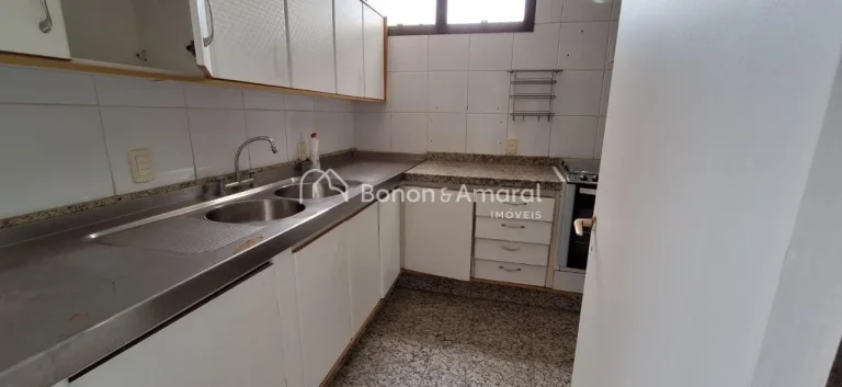 Imagem Localizado no coração do Cambuí, um dos bairros mais desejados de Campinas, este amplo apartament...