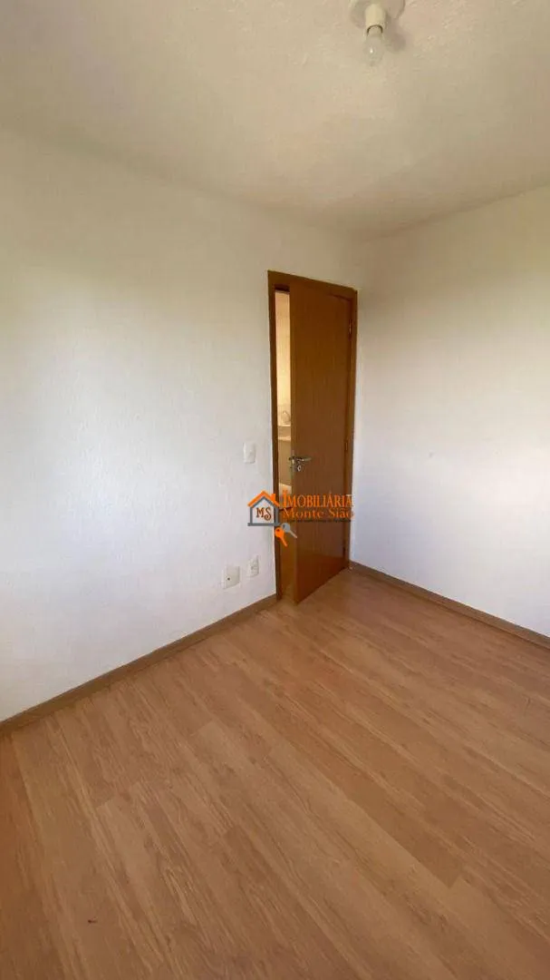 Imagem Apartamento com 2 dormitórios à venda, 47 m² por R$ 255.000,00 - Água Chata - Guarulhos/SP
